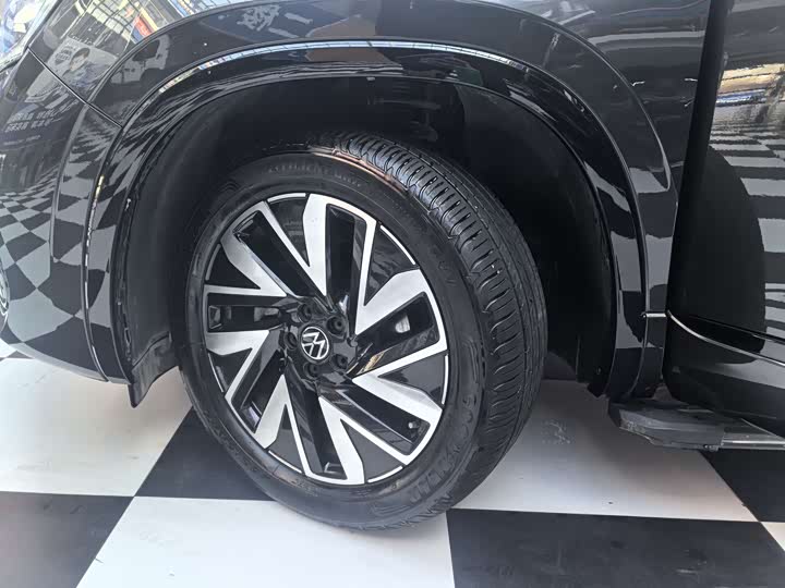 Фото 22 - Volkswagen Tayron