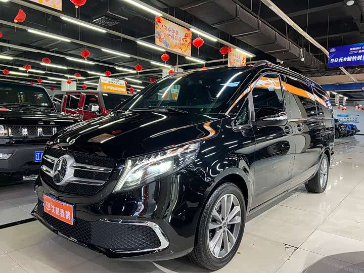 Фото 3 - Mercedes-Benz V-Class