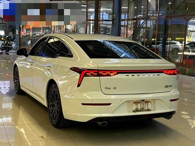 Фото 12 - Bestune B70