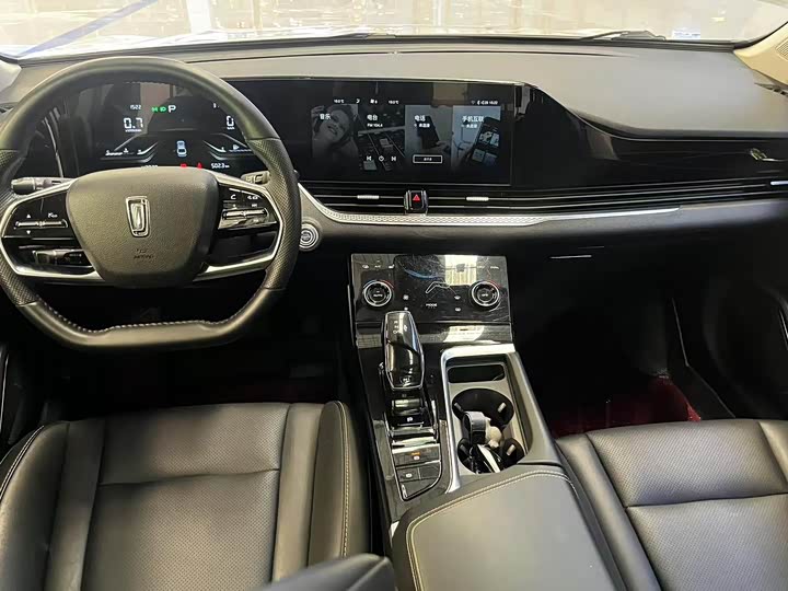 Фото 4 - Bestune B70