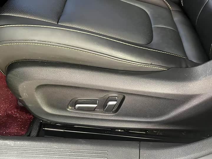 Фото 9 - Bestune B70