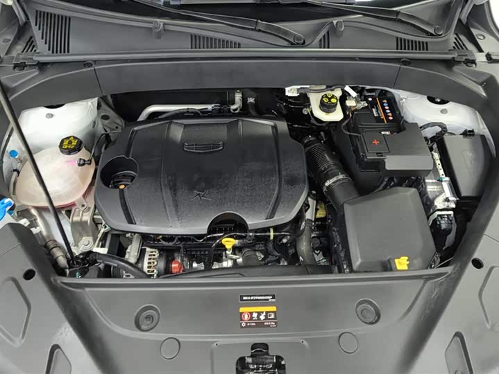 Фото 10 - Geely Atlas L