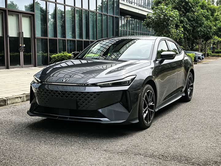 Фото 1 - Changan UNI-V Hybrid