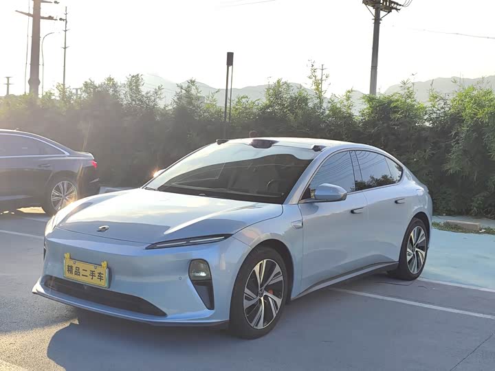 Фото 1 - Nio ET5