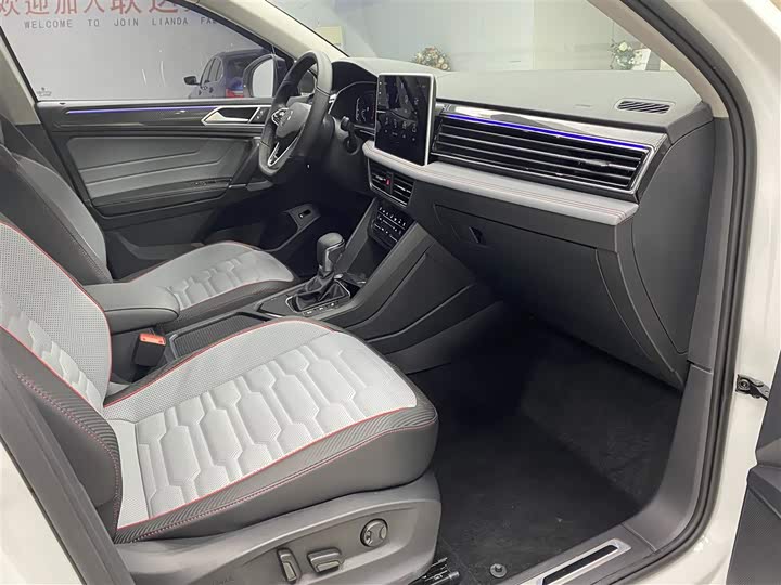 Фото 11 - Volkswagen Tiguan X