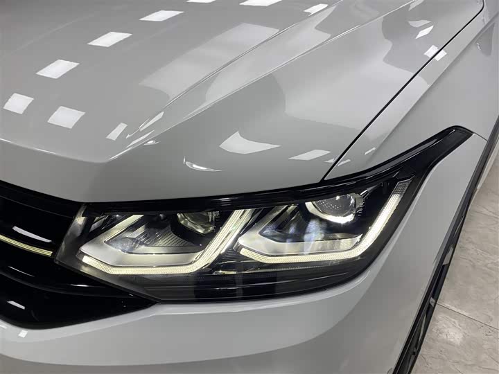 Фото 19 - Volkswagen Tiguan X