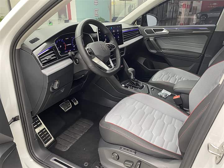 Фото 9 - Volkswagen Tiguan X