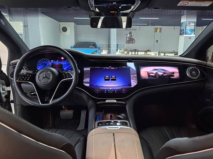 Фото 10 - Mercedes-Benz EQS