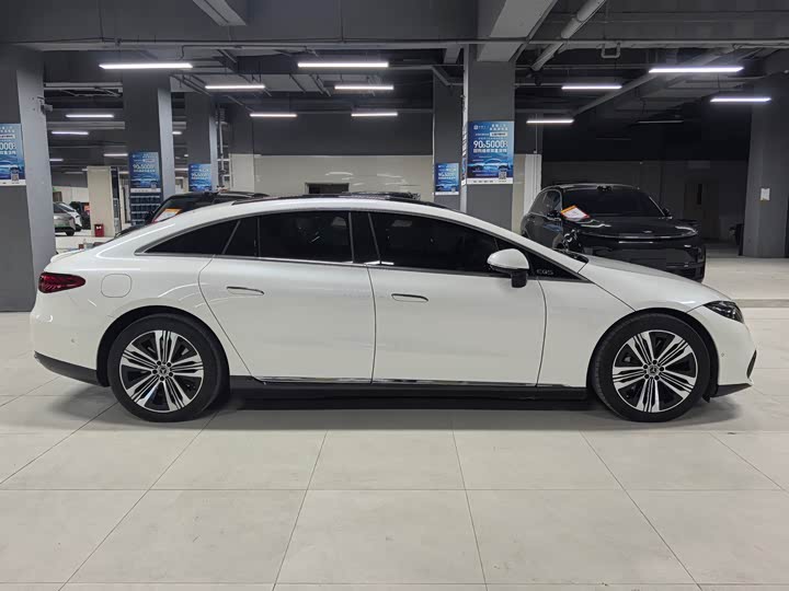 Фото 8 - Mercedes-Benz EQS