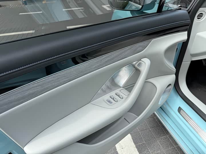 Фото 11 - Luxeed S7