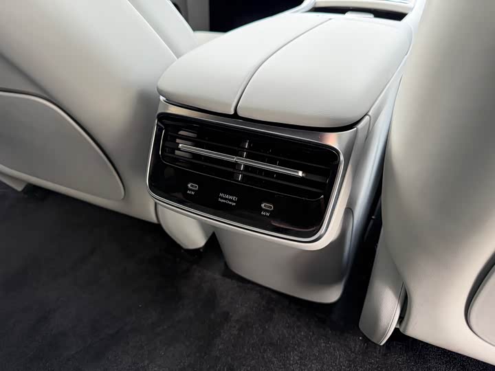 Фото 18 - Luxeed S7