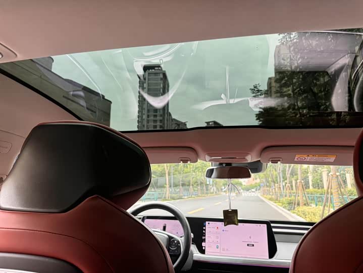 Фото 6 - XPeng P7