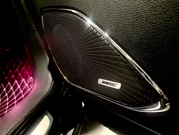 Фото 13 - Hongqi HS5