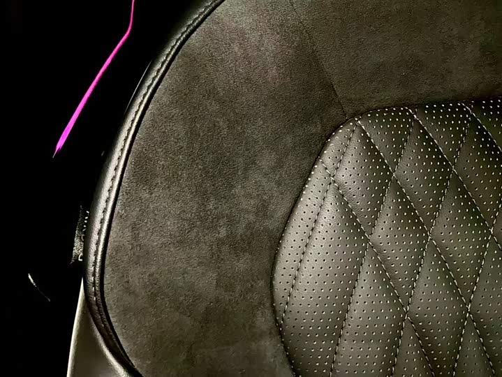 Фото 15 - Hongqi HS5