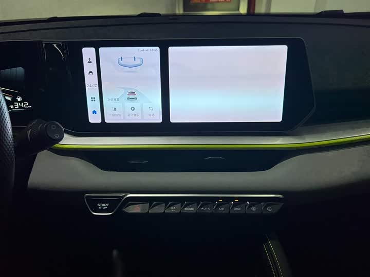 Фото 13 - Geely Coolray