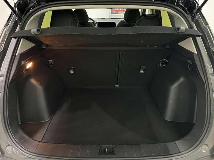 Фото 7 - Geely Coolray