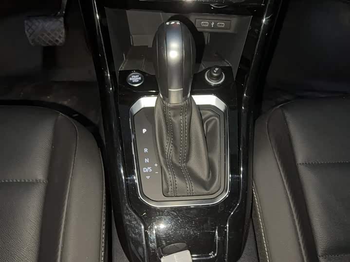 Фото 10 - Volkswagen T-Roc