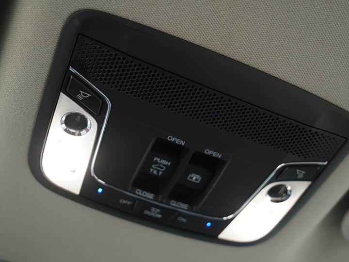 Фото 14 - Honda Vezel