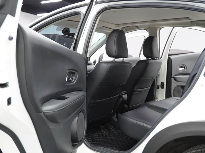 Фото 17 - Honda Vezel