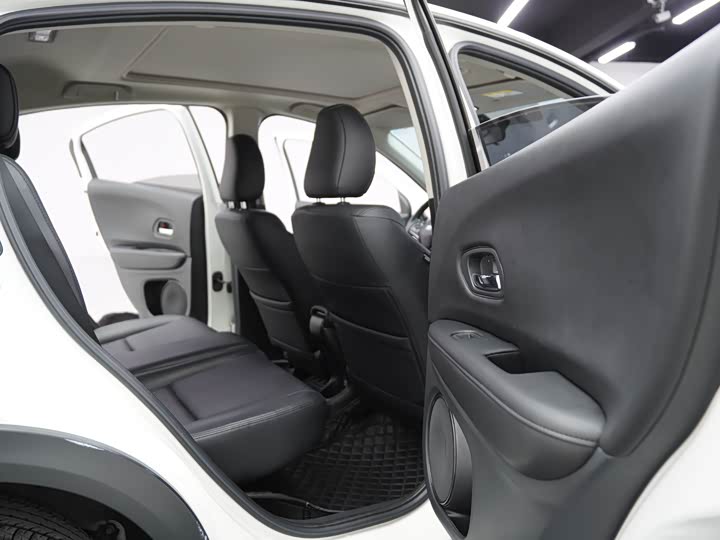 Фото 19 - Honda Vezel