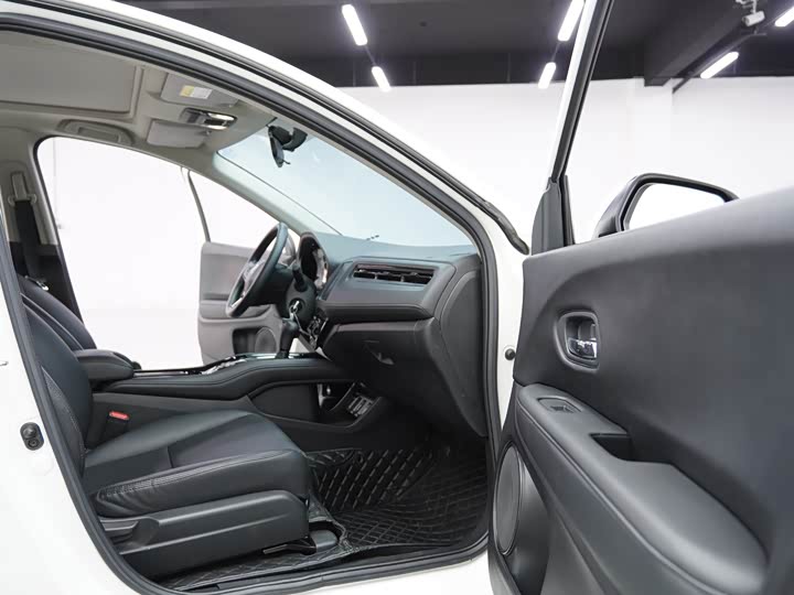 Фото 20 - Honda Vezel