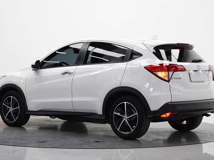 Фото 3 - Honda Vezel