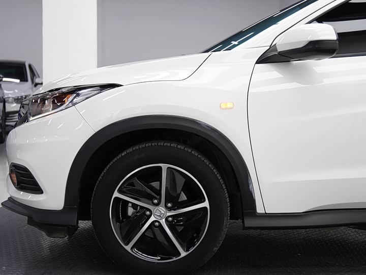 Фото 8 - Honda Vezel