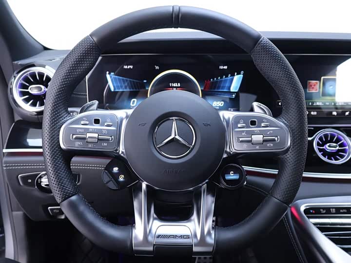 Фото 16 - Mercedes-Benz AMG GT