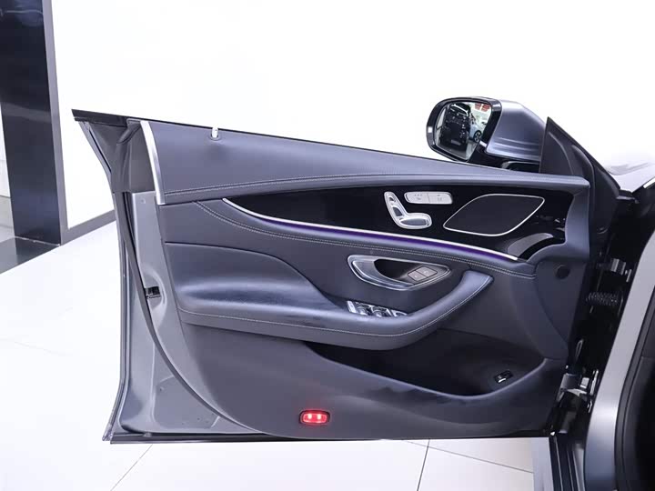 Фото 18 - Mercedes-Benz AMG GT