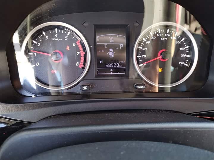 Фото 12 - Dongfeng Forthing T5