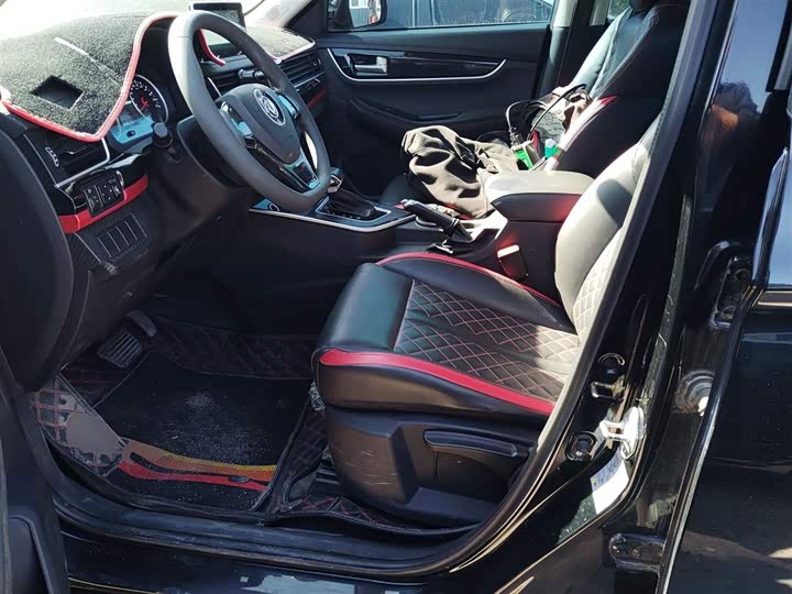 Фото 15 - Dongfeng Forthing T5