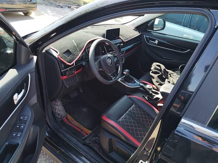 Фото 16 - Dongfeng Forthing T5