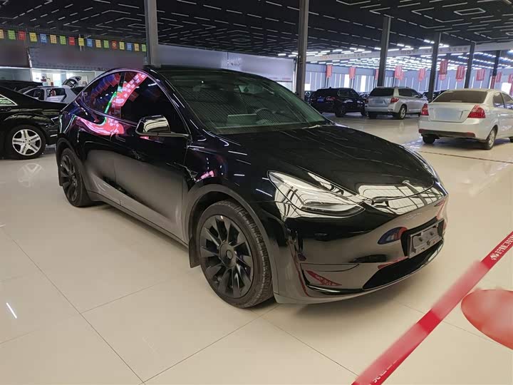 Фото 4 - Tesla Model Y