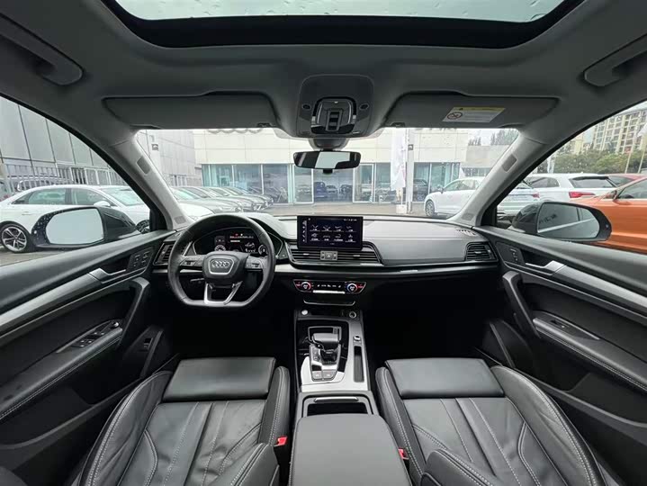 Фото 12 - Audi Q5L