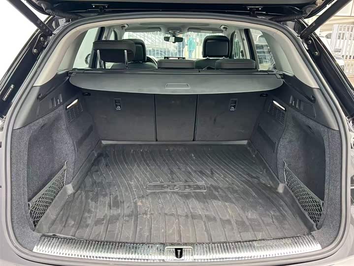 Фото 29 - Audi Q5L