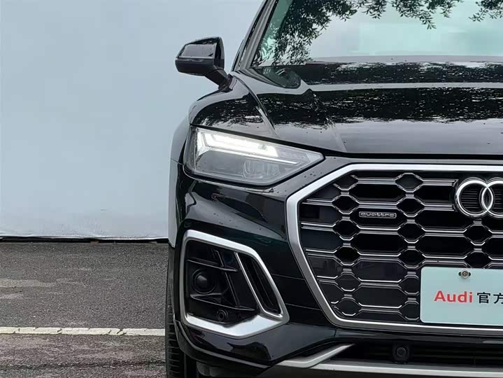 Фото 6 - Audi Q5L