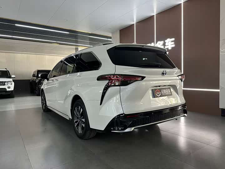 Фото 7 - Toyota Granvia