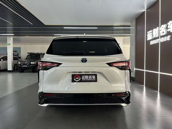 Фото 8 - Toyota Granvia