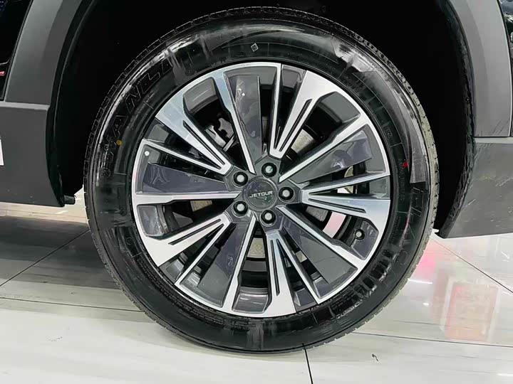 Фото 13 - Jetour X90