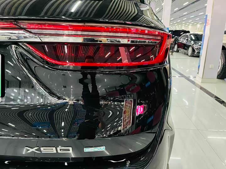 Фото 14 - Jetour X90