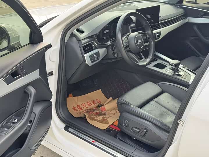 Фото 13 - Audi A4L