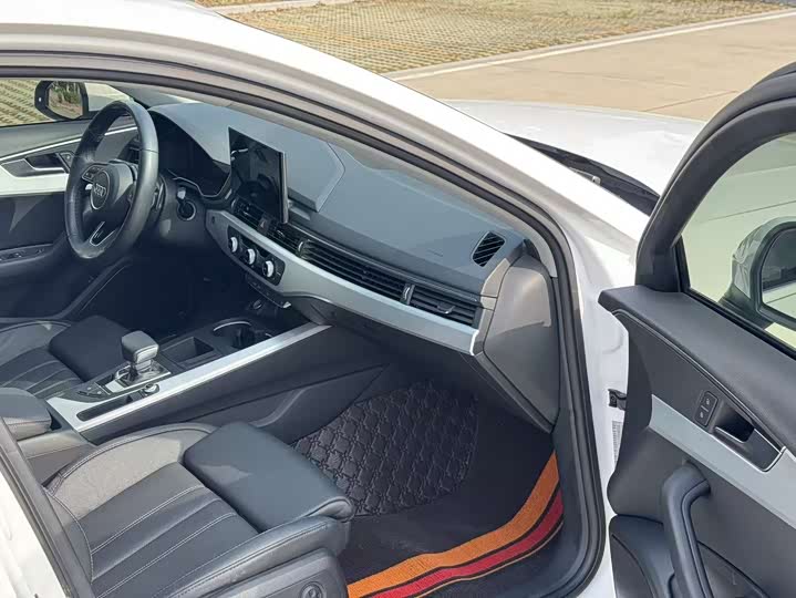 Фото 16 - Audi A4L