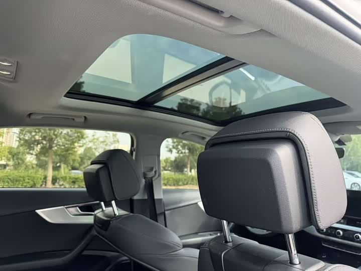 Фото 18 - Audi A4L