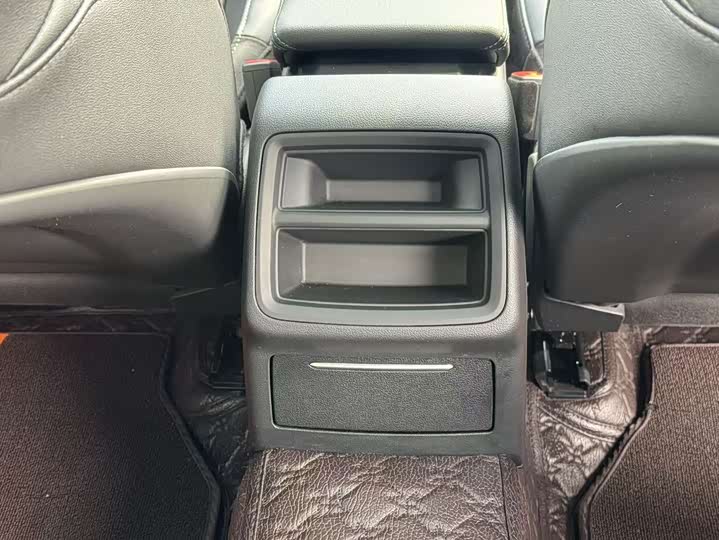 Фото 21 - Audi A4L