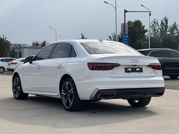 Фото 3 - Audi A4L