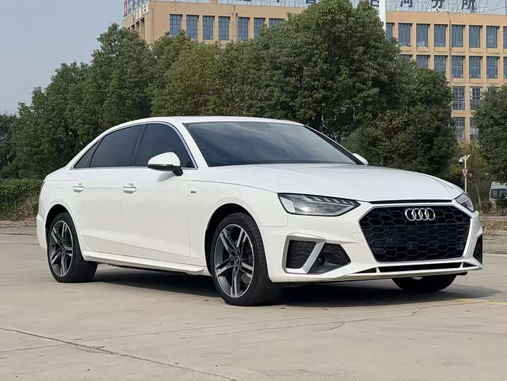 Фото 5 - Audi A4L