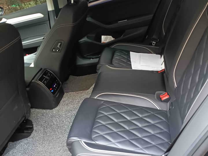 Фото 5 - Volkswagen Magotan GTE Hybrid