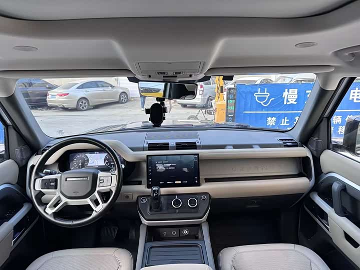 Фото 10 - Land Rover Defender