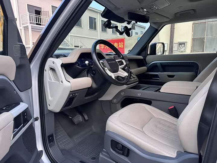 Фото 9 - Land Rover Defender