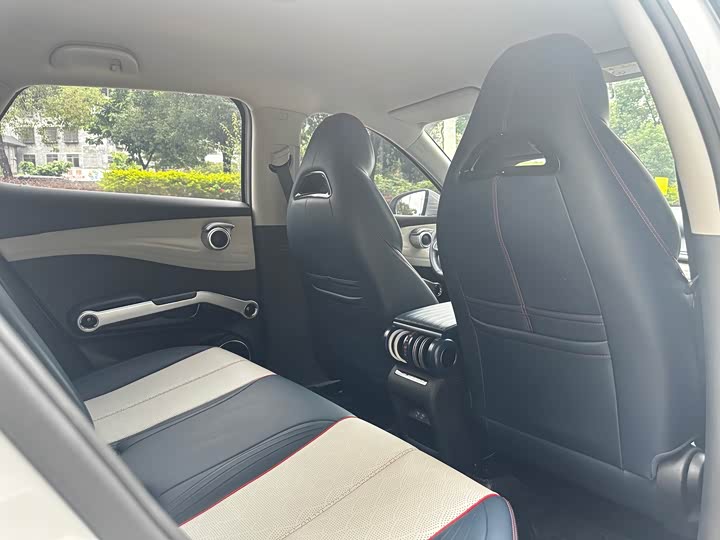 Фото 11 - BYD Yuan Plus